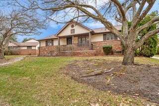 955 Woodlane Drive 9, Rochester Hills, MI 48307