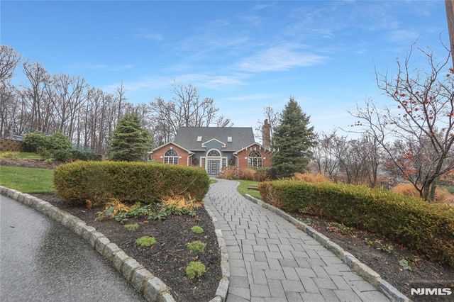 108 Surrey Court 108, Ramsey, NJ 07446