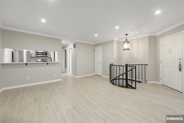 108 Surrey Court 108, Ramsey, NJ 07446