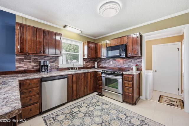 755 Central Avenue, Kinston, NC 28504