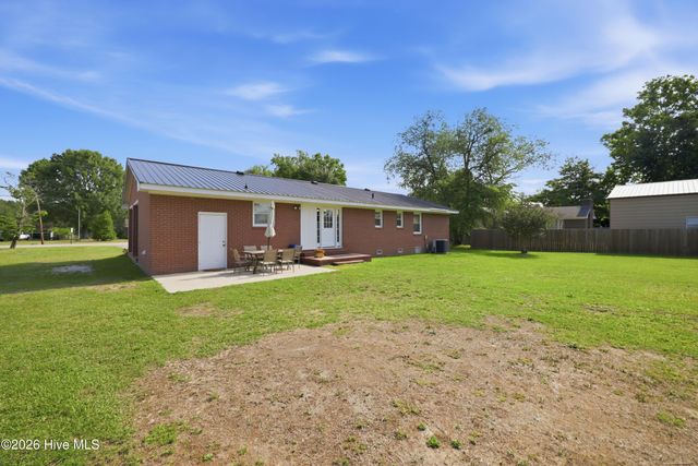 755 Central Avenue, Kinston, NC 28504