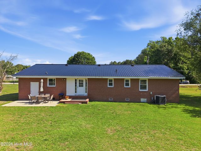 755 Central Avenue, Kinston, NC 28504