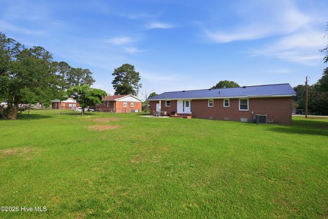 755 Central Avenue, Kinston, NC 28504