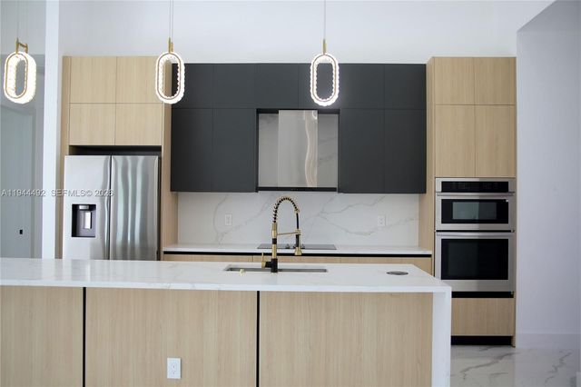 214 SE 8th Street, Cape Coral, FL 33990