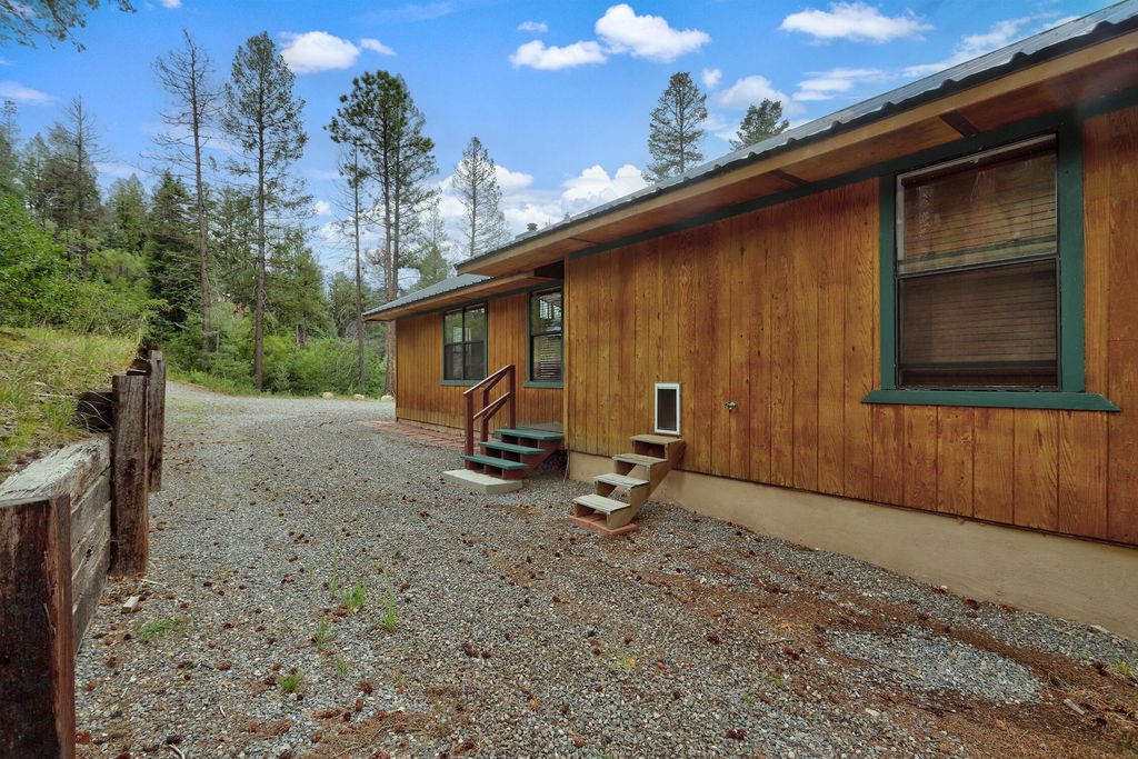 Image 30 of property listing at 1341 Los Griegos Road, Jemez Springs, NM 87025
