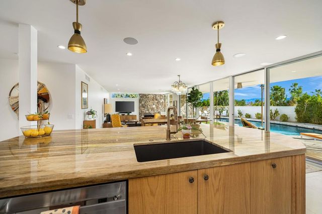 72920 Homestead Road, Palm Desert, CA 92260