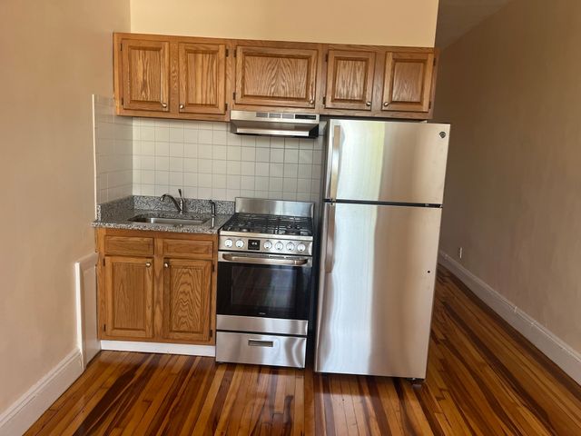 421 Hancock St 15, Quincy, MA 02171