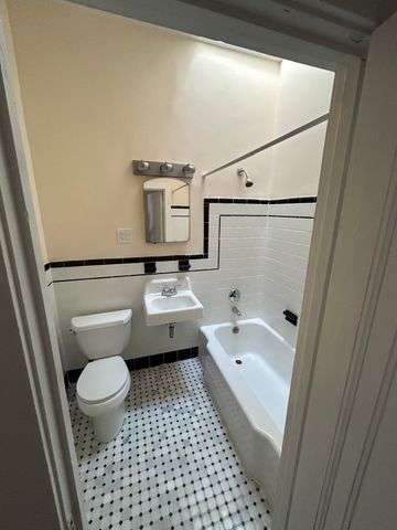 421 Hancock St 15, Quincy, MA 02171