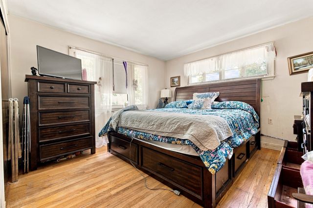 10 Pilgrim Way, Walpole, MA 02032