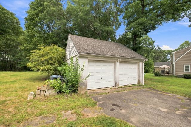 10 Pilgrim Way, Walpole, MA 02032