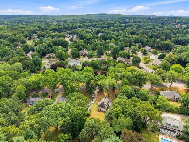 10 Pilgrim Way, Walpole, MA 02032