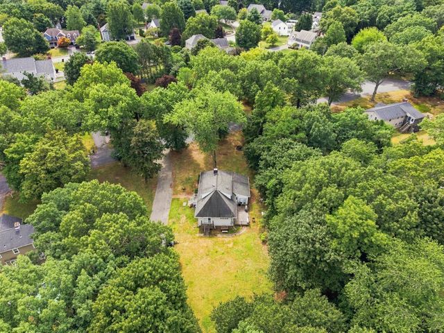 10 Pilgrim Way, Walpole, MA 02032