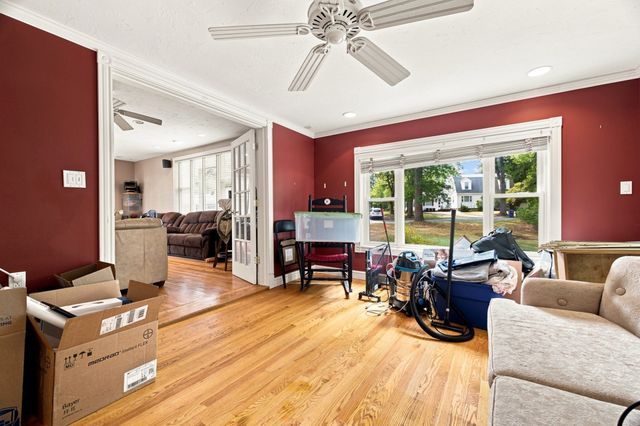 10 Pilgrim Way, Walpole, MA 02032