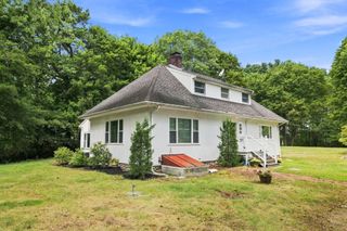 10 Pilgrim Way, Walpole, MA 02032