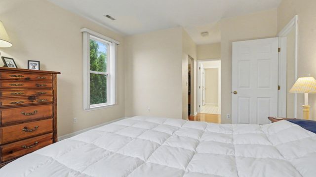 1492 Fox Pointe Circle, Ann Arbor, MI 48108