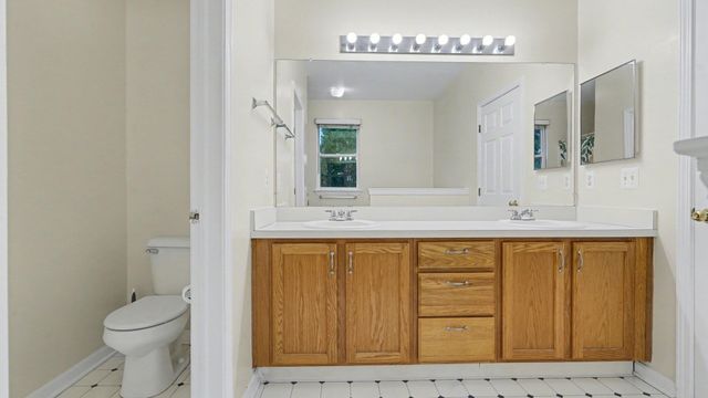 1492 Fox Pointe Circle, Ann Arbor, MI 48108