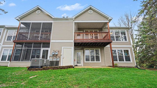 1492 Fox Pointe Circle, Ann Arbor, MI 48108
