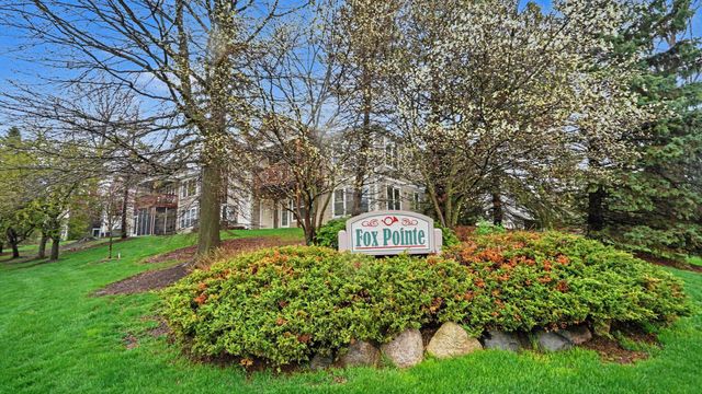 1492 Fox Pointe Circle, Ann Arbor, MI 48108