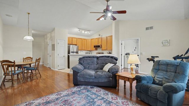 1492 Fox Pointe Circle, Ann Arbor, MI 48108