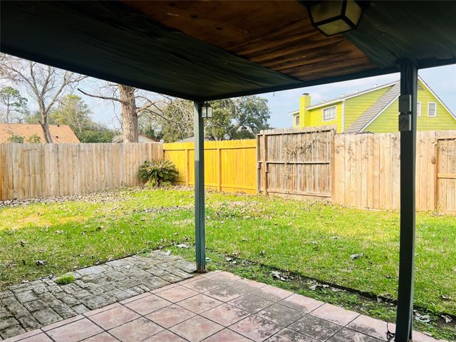 12614 Hunting Briar Drive, Houston, TX 77099