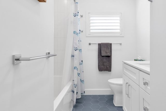 611 N Palmway, Lake Worth Beach, FL 33460