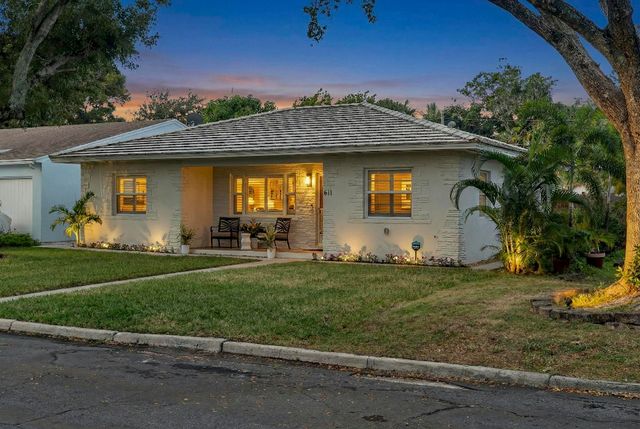 611 N Palmway, Lake Worth Beach, FL 33460