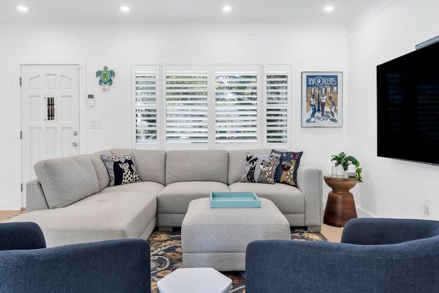 611 N Palmway, Lake Worth Beach, FL 33460