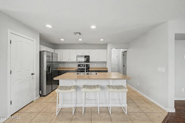 32974 N SANDSTONE Drive, San Tan Valley, AZ 85143