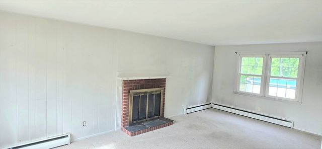 119 Longwood Dr, Chicopee, MA 01020