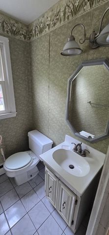 119 Longwood Dr, Chicopee, MA 01020