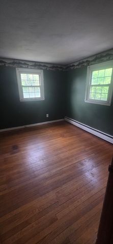 119 Longwood Dr, Chicopee, MA 01020