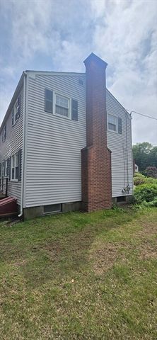 119 Longwood Dr, Chicopee, MA 01020