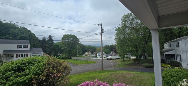 119 Longwood Dr, Chicopee, MA 01020