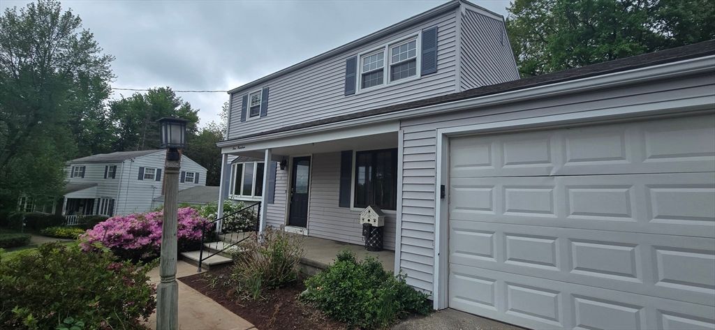 119 Longwood Dr, Chicopee, MA 01020