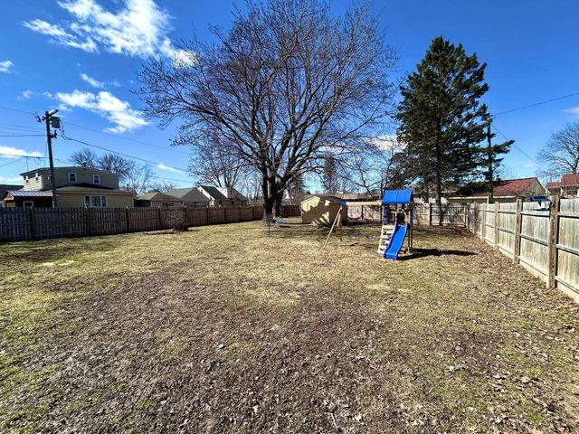 1521 Stark STREET, Kewaskum, WI 53040