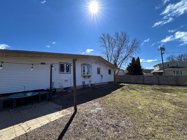 1521 Stark STREET, Kewaskum, WI 53040