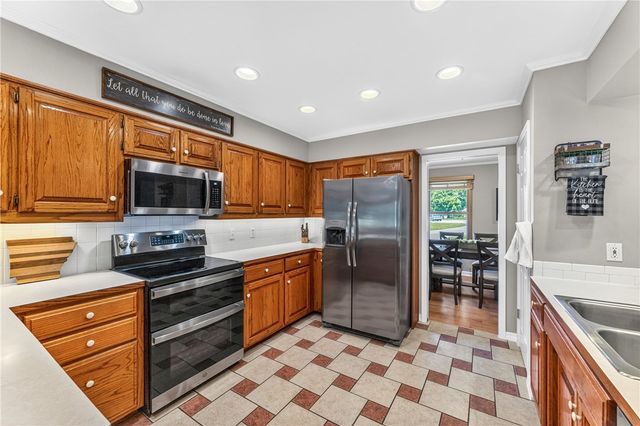2244 Country Lane, Springdale, AR 72762
