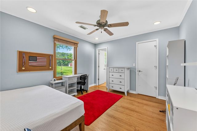 2244 Country Lane, Springdale, AR 72762