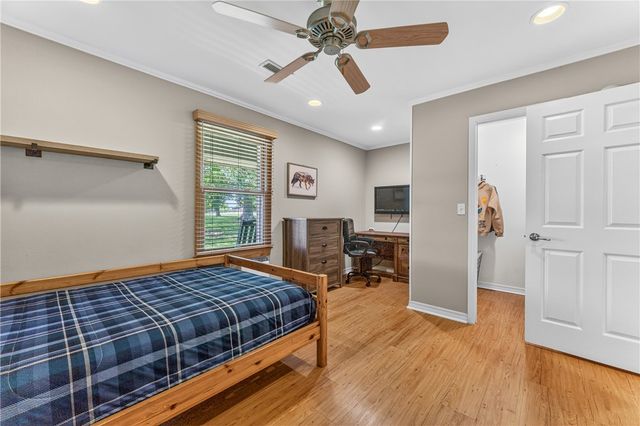 2244 Country Lane, Springdale, AR 72762