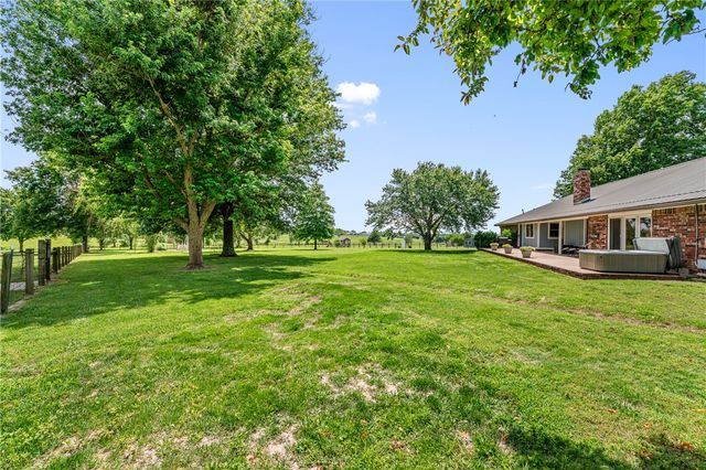 2244 Country Lane, Springdale, AR 72762