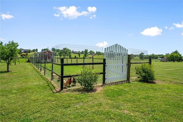 2244 Country Lane, Springdale, AR 72762
