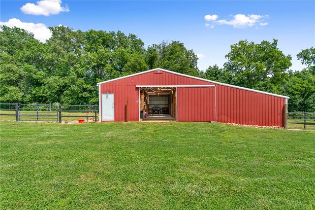 2244 Country Lane, Springdale, AR 72762