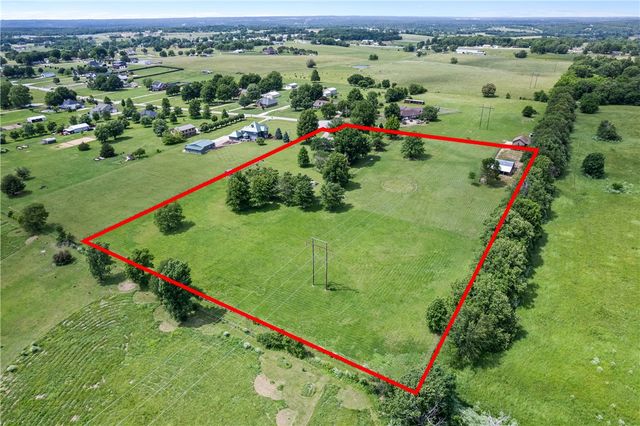 2244 Country Lane, Springdale, AR 72762