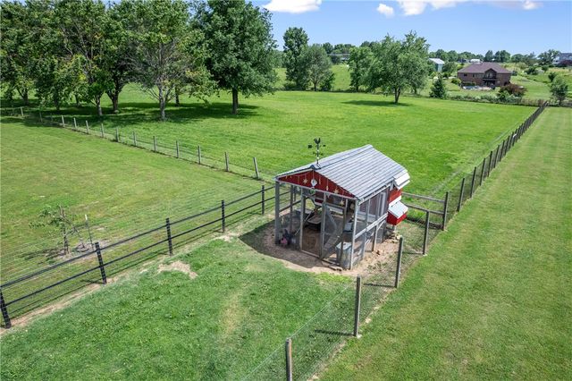 2244 Country Lane, Springdale, AR 72762