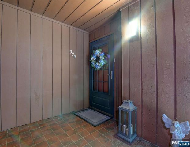 590 Sanderling Court 590, Secaucus, NJ 07094