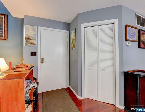 590 Sanderling Court 590, Secaucus, NJ 07094