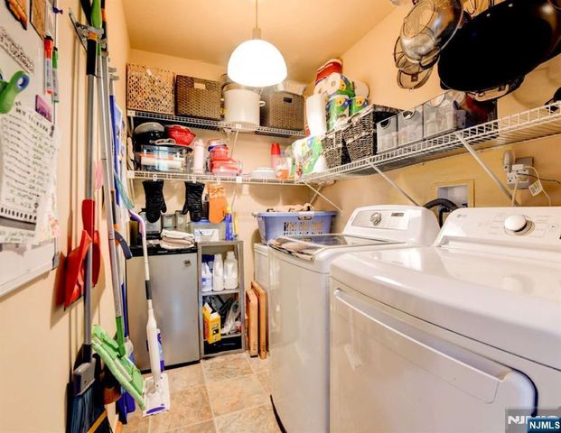 590 Sanderling Court 590, Secaucus, NJ 07094
