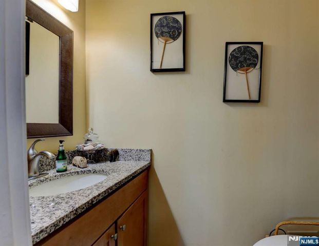 590 Sanderling Court 590, Secaucus, NJ 07094