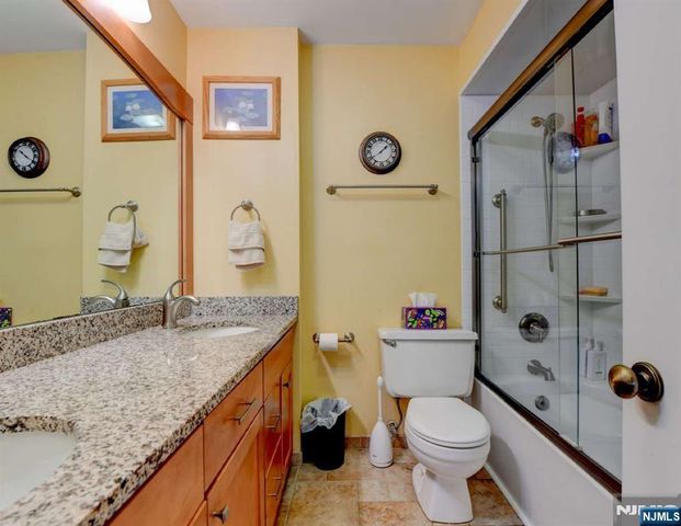 590 Sanderling Court 590, Secaucus, NJ 07094
