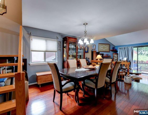 590 Sanderling Court 590, Secaucus, NJ 07094